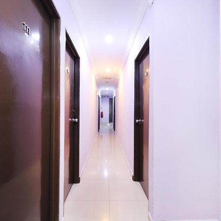 Oyo 90235 Hotel Inap Sri Gombak Batu Caves Exterior photo